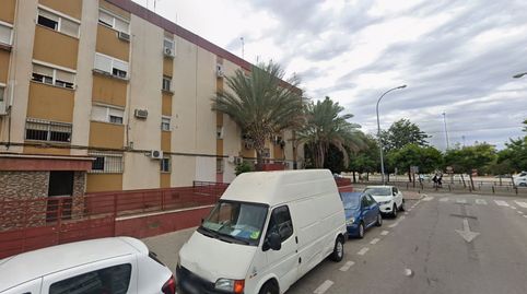 Foto 2 de Piso en venta en Calle Cazalla de la Sierra, Villegas, Sevilla Capital