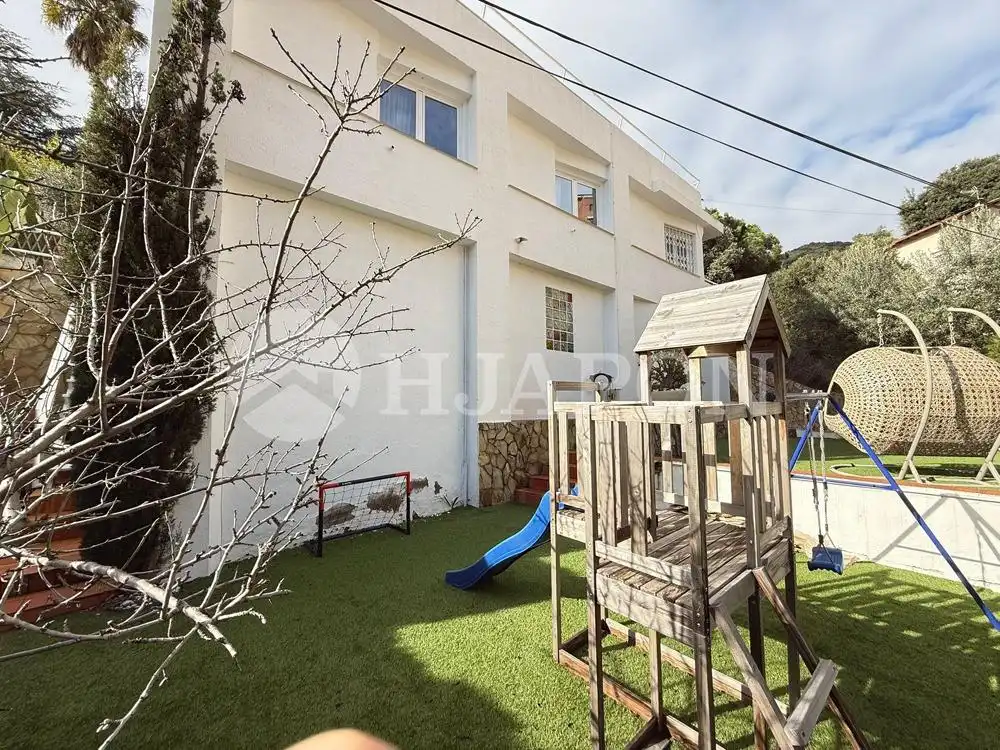 Jardín de Casa o chalet en venta en Alella con Aire acondicionado, Calefacción y Jardín privado
