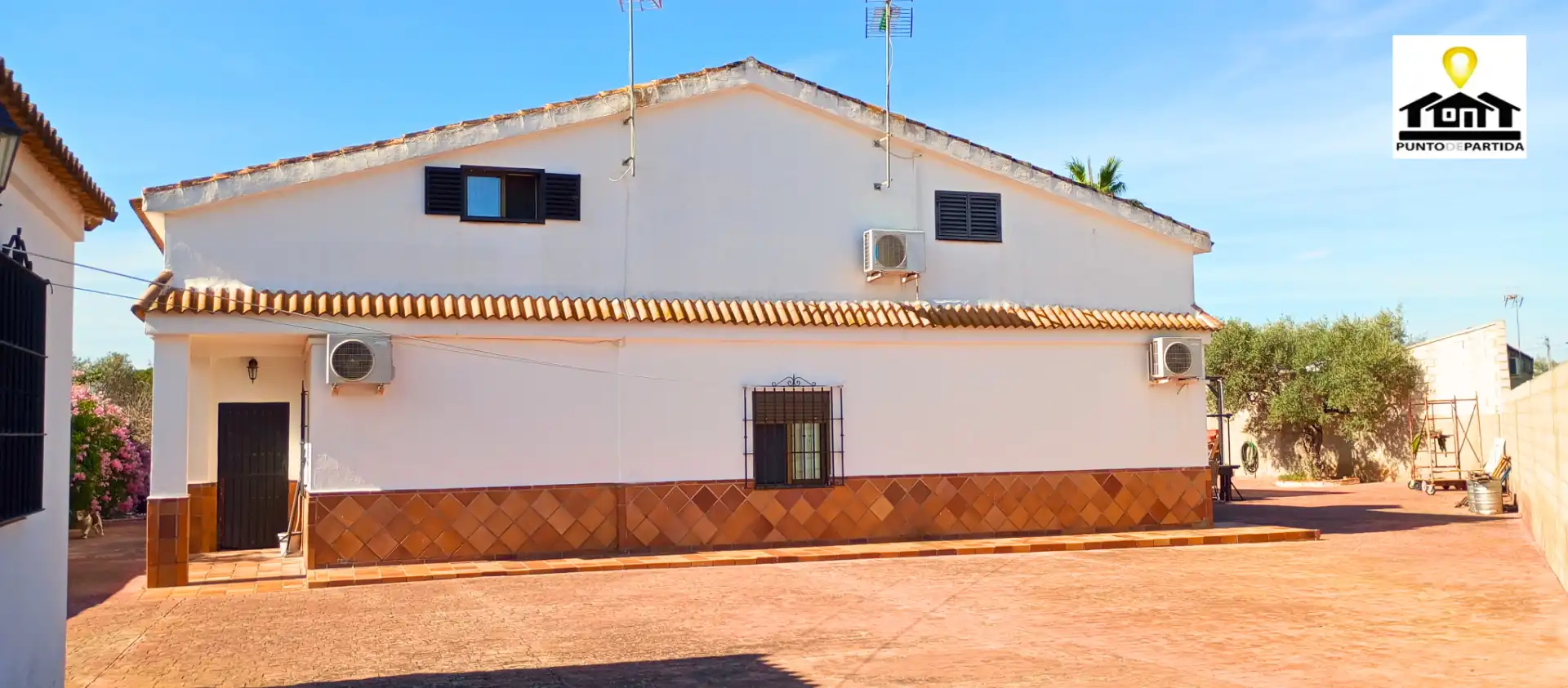 Vista exterior de Casa o chalet en venta en Carmona con Aire acondicionado, Jardín privado y Terraza