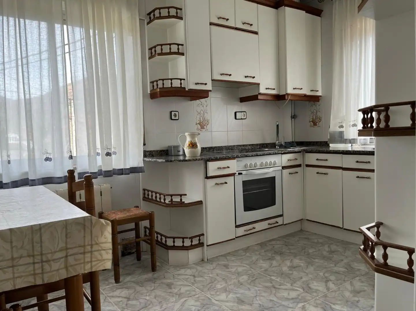 Cocina de Casa o chalet en venta en Cieza (Cantabria) con Jardín privado, Parquet y Balcón