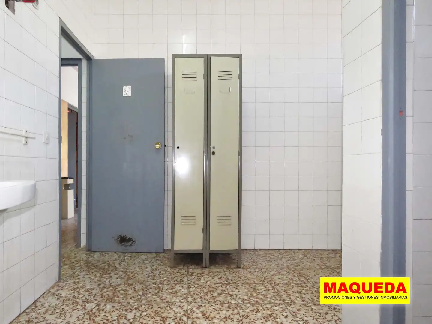Bathroom of Industrial buildings for sale in Leganés  with Heating and Alarm
