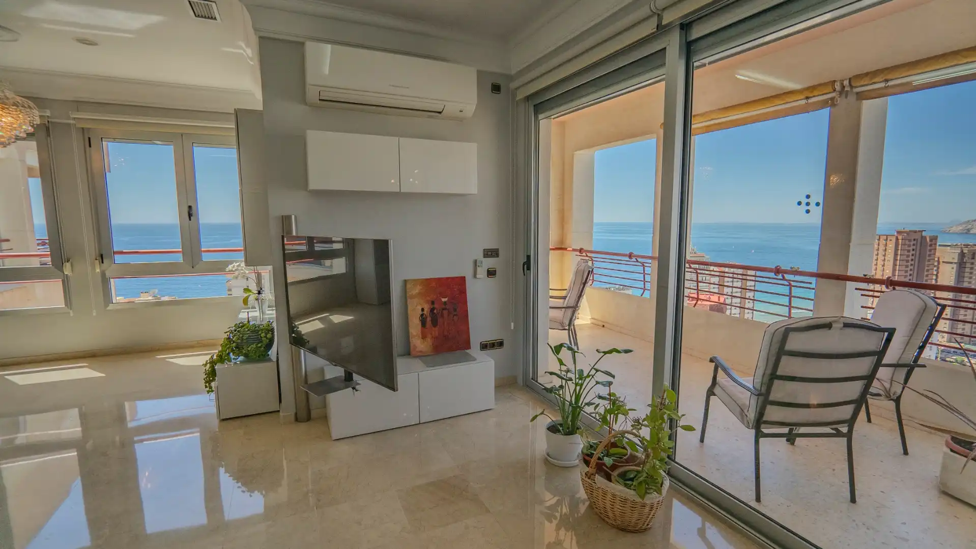 Sala d'estar de Àtic en venda en Benidorm amb Piscina, Moblat i Jacuzzi