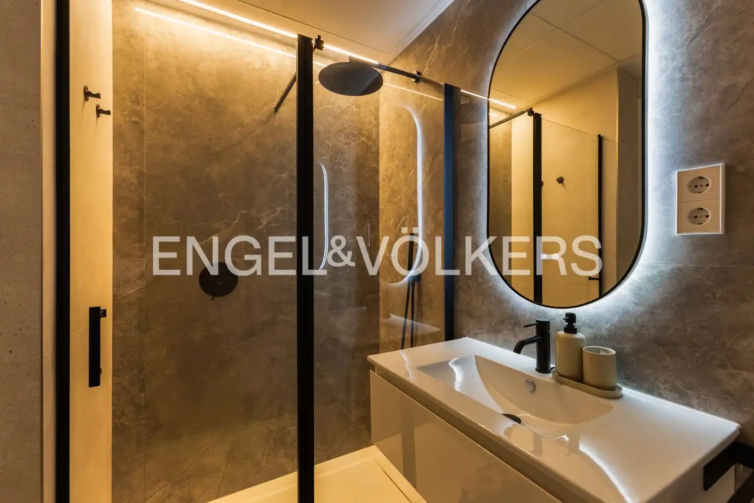 Baño de Ático en venta en Dénia con Aire acondicionado, Calefacción y Jardín privado