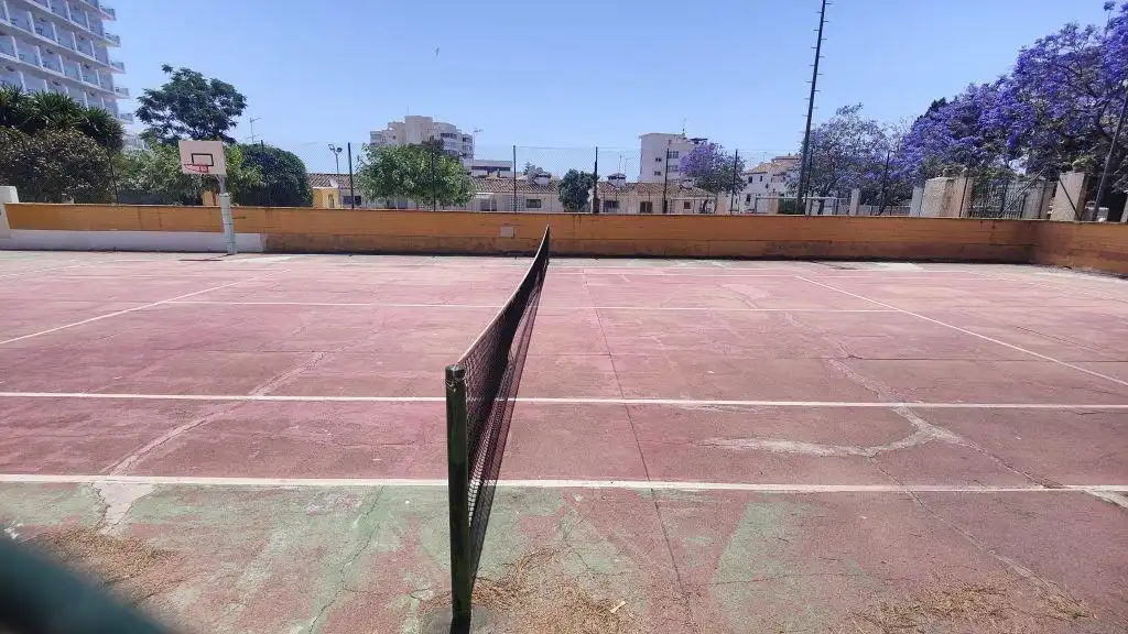 Aparcament de Pis en venda en Benalmádena amb Terrassa i Piscina comunitària