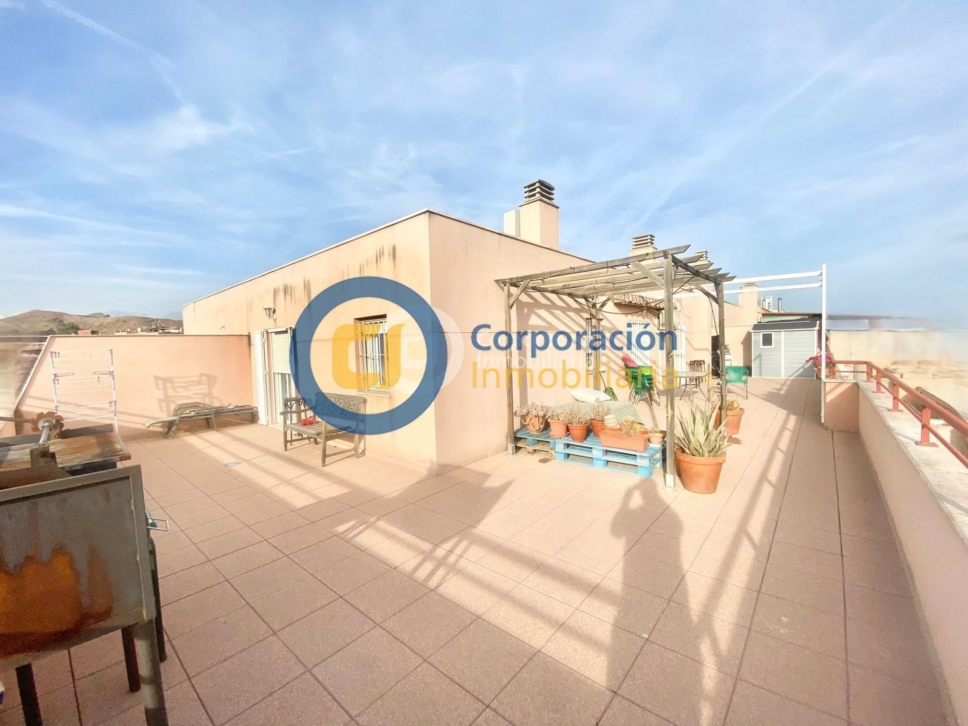 Vista exterior de Àtic en venda en Lorca amb Aire condicionat, Calefacció i Terrassa