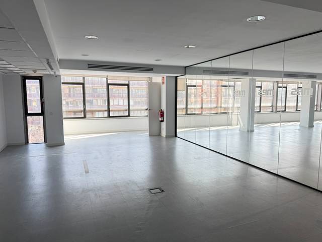 Oficina en Alquiler en Avinguda de Josep Tarradellas en Barri de les Corts