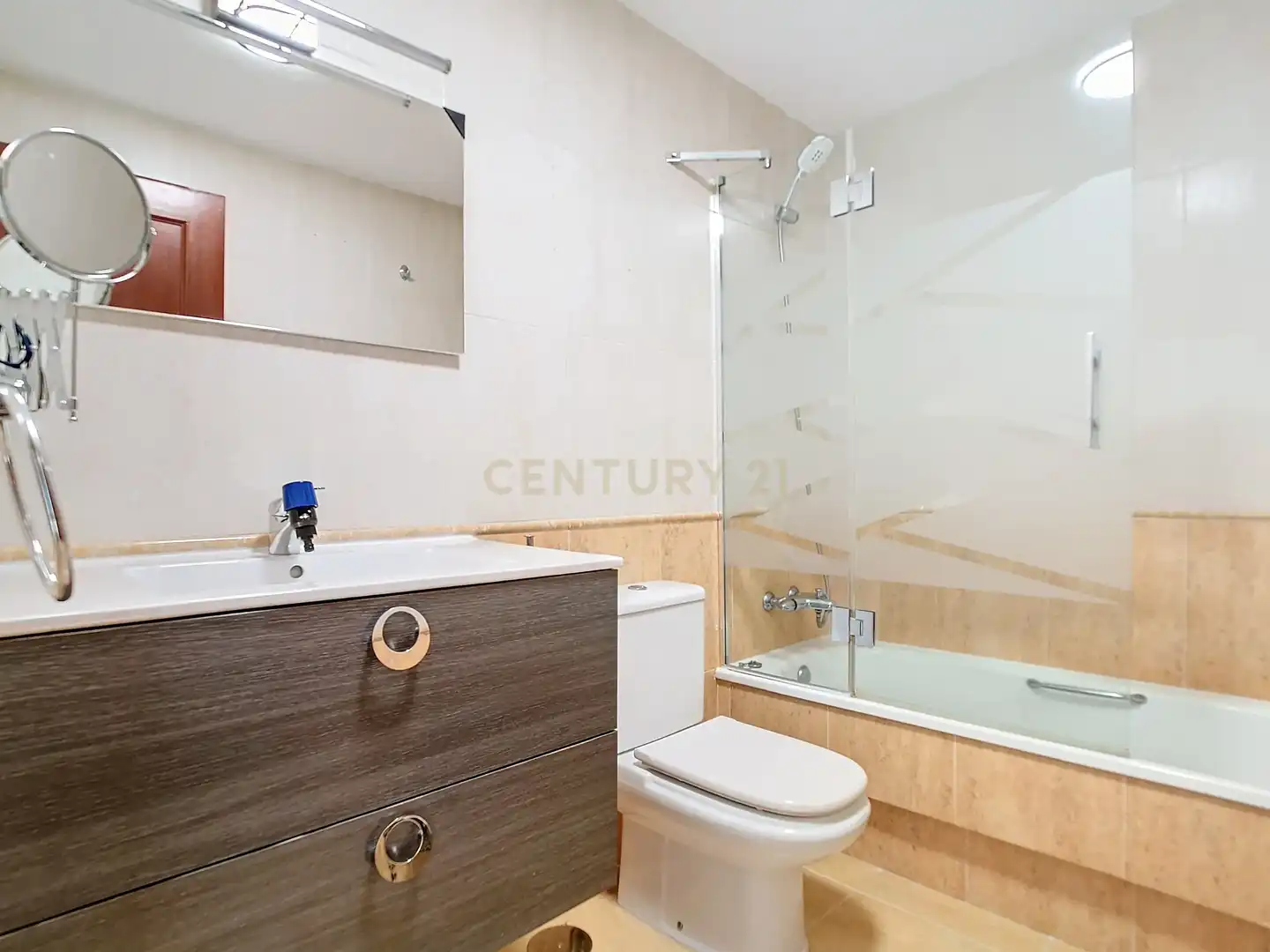 Bathroom of Apartments for sale in Fuengirola  with Air Conditioner, Private garden and Storage room