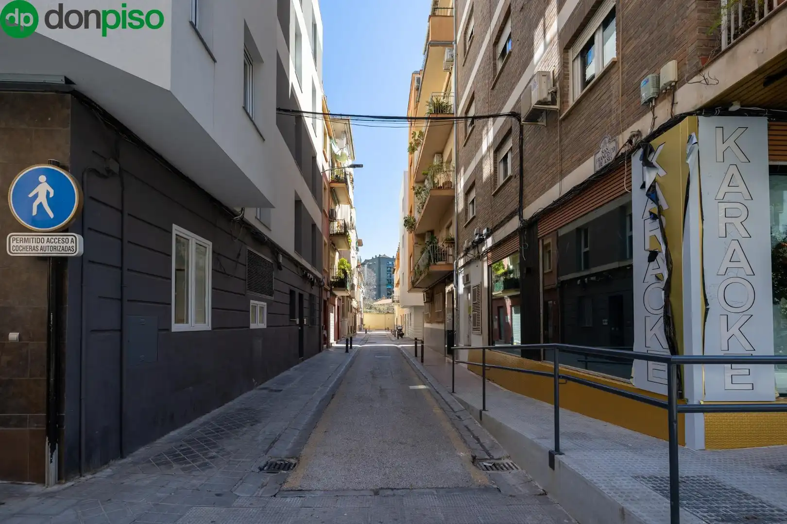 Außenansicht von Erdgeschoss zum Verkauf in Granada