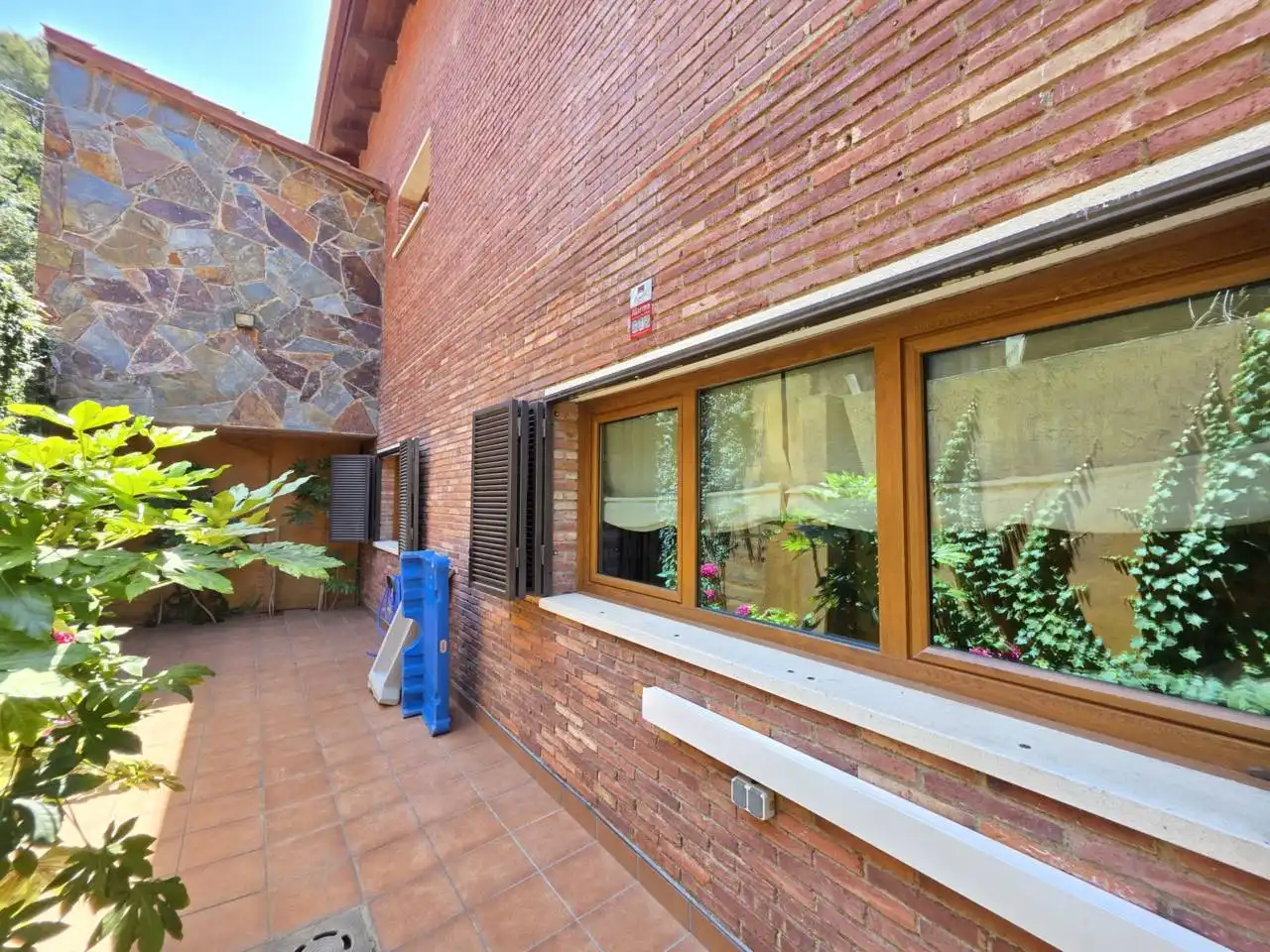 Terraza de Casa o chalet en venta en Montcada i Reixac con Aire acondicionado, Calefacción y Jardín privado