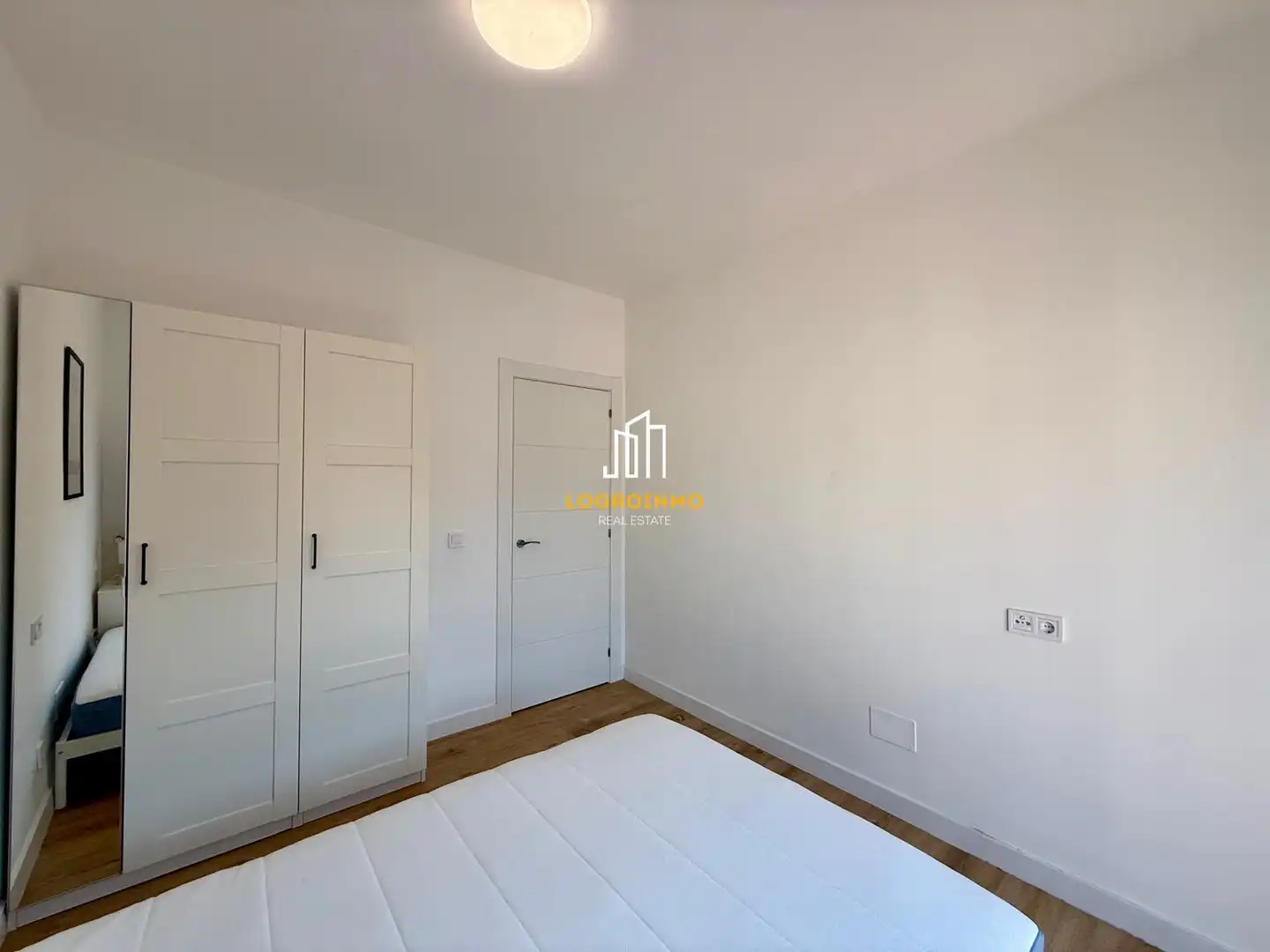 Habitación de Piso de alquiler en  Logroño con Calefacción y Balcón