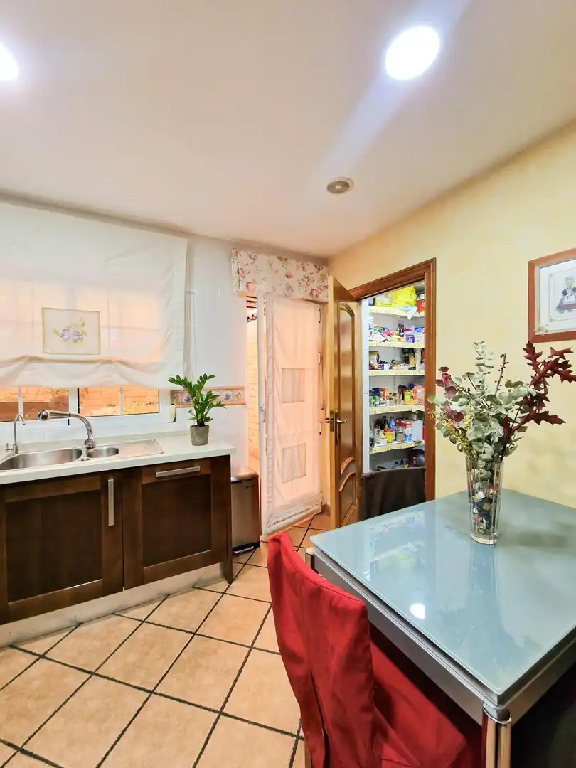 Kitchen of Houses for sale in Elche / Elx  with Air Conditioner, Heating and Private garden