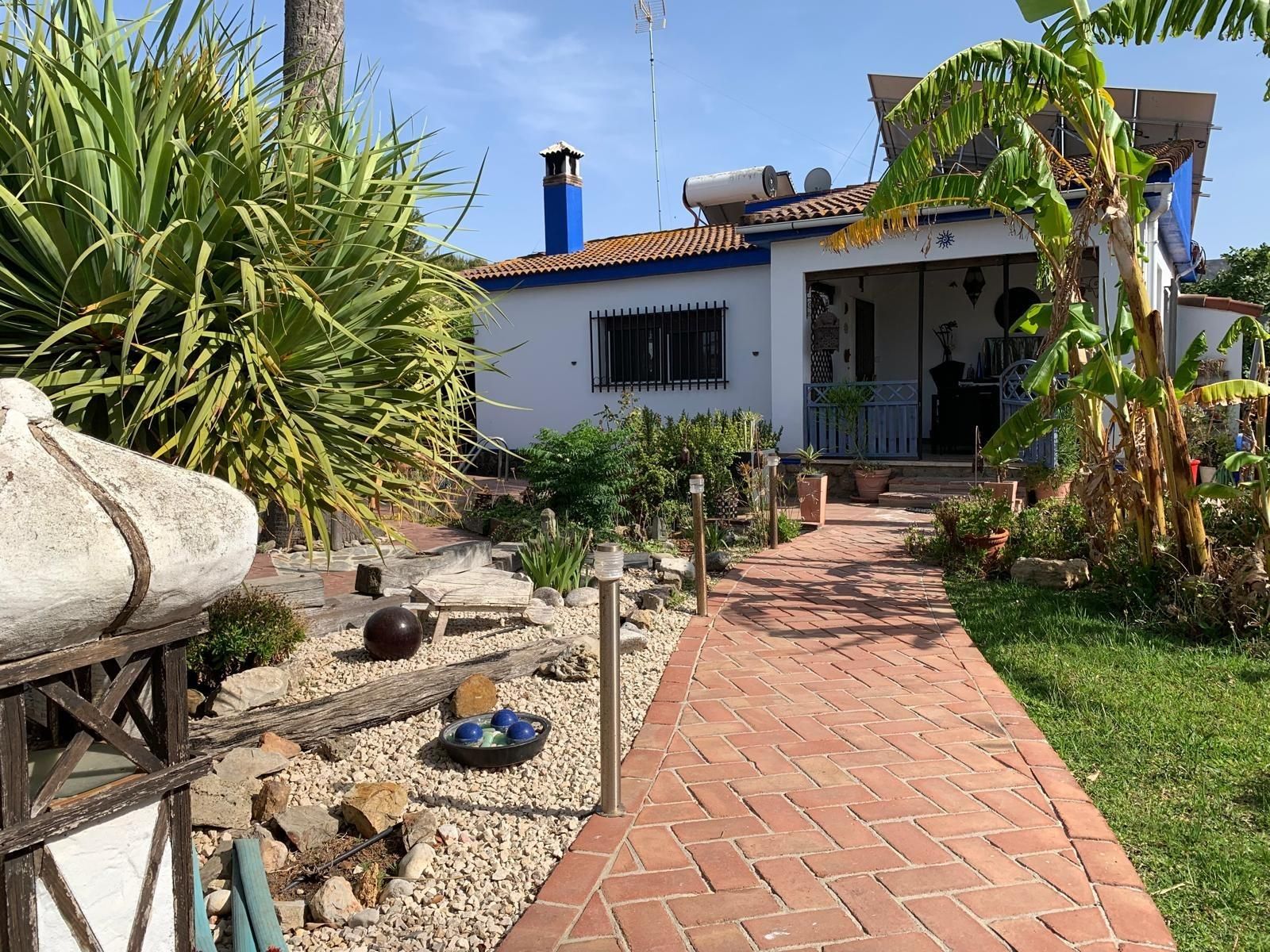 Jardí de Casa o xalet en venda en Chiclana de la Frontera amb Aire condicionat, Terrassa i Traster