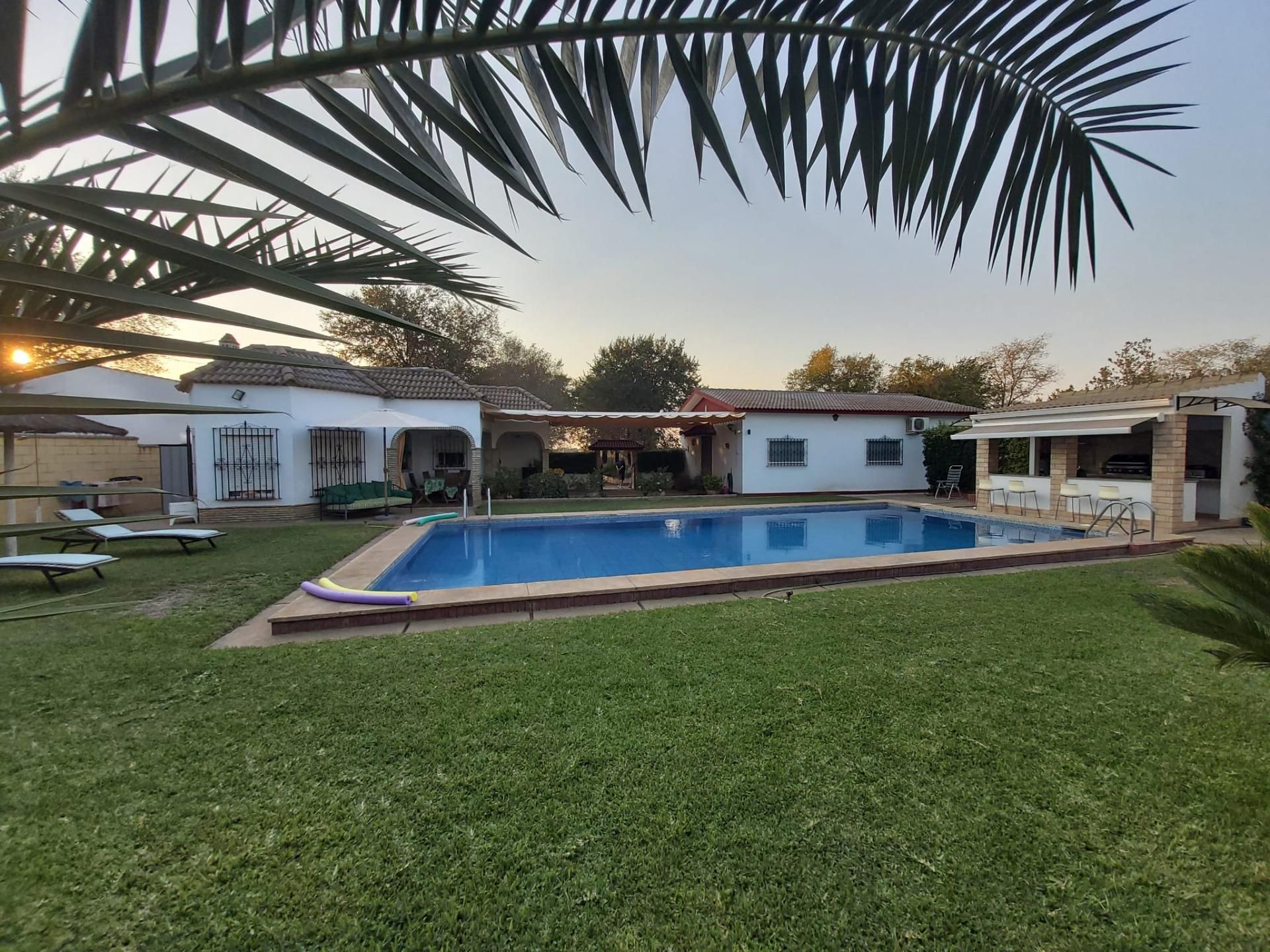 Piscina de Casa o xalet en venda en Utrera