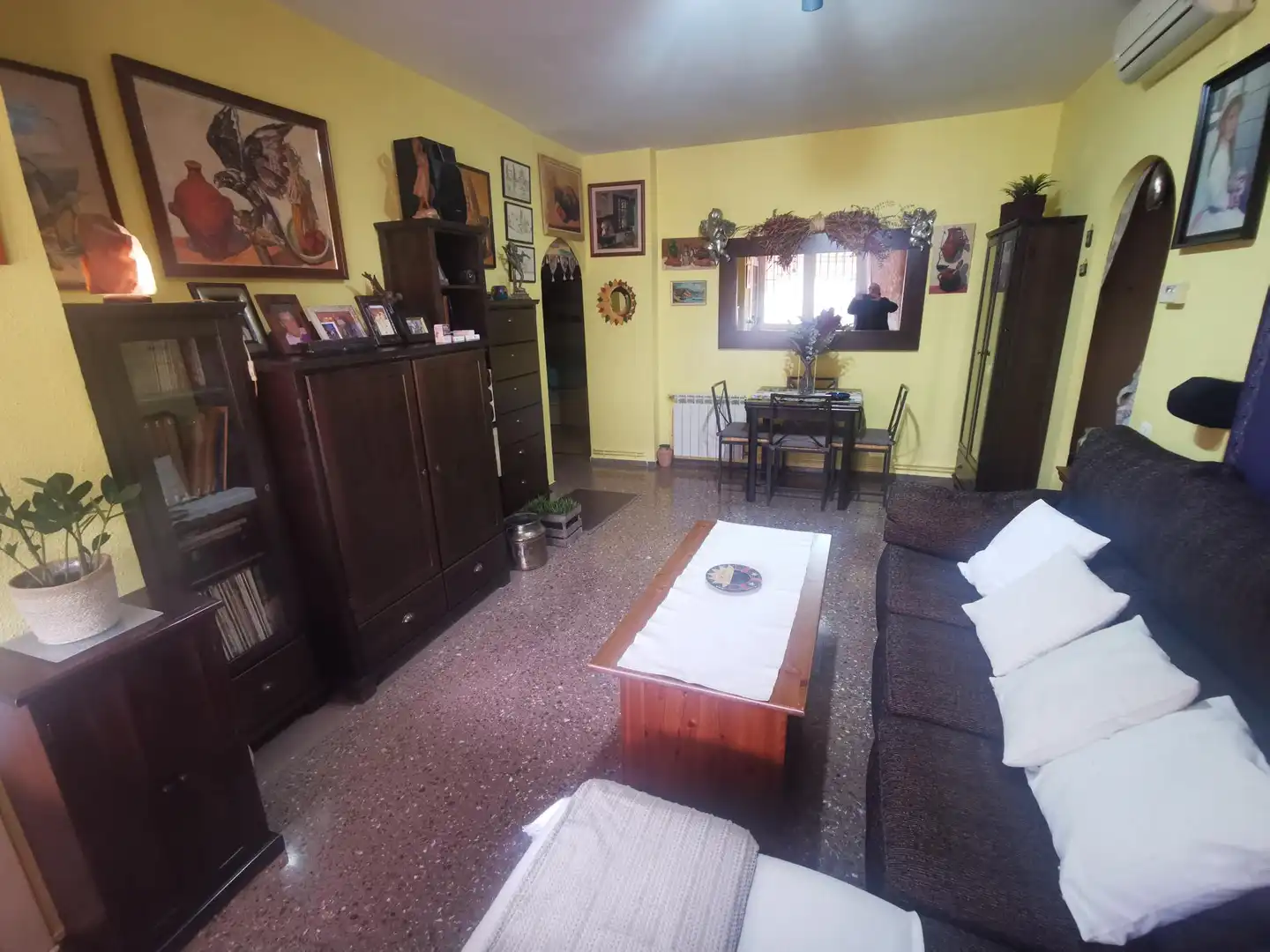 Sala d'estar de Pis en venda en Cornellà de Llobregat amb Calefacció i Terrassa