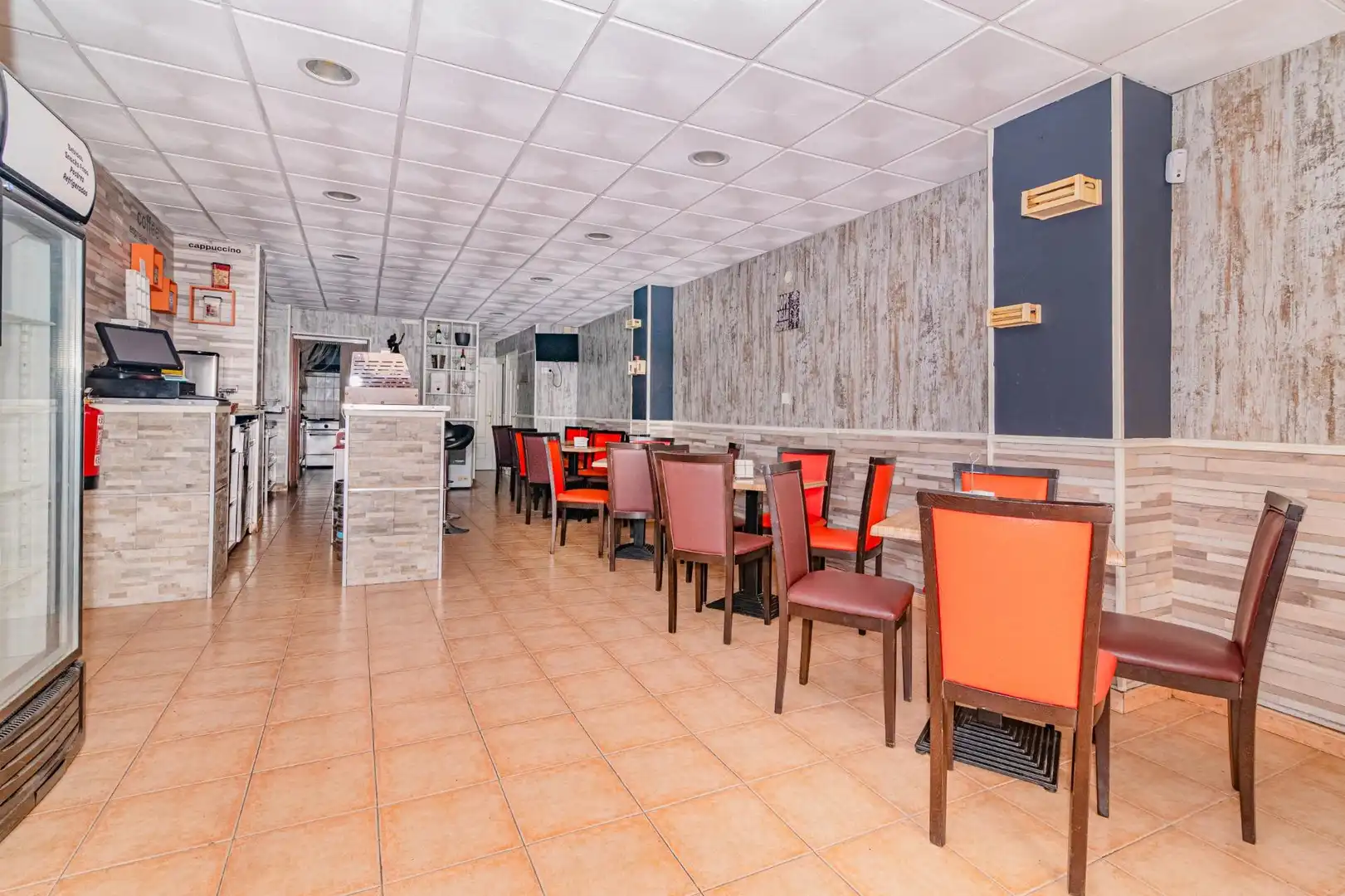 Business premises for sale in Calle ISAAC ALBENIZ 12, imagen 2