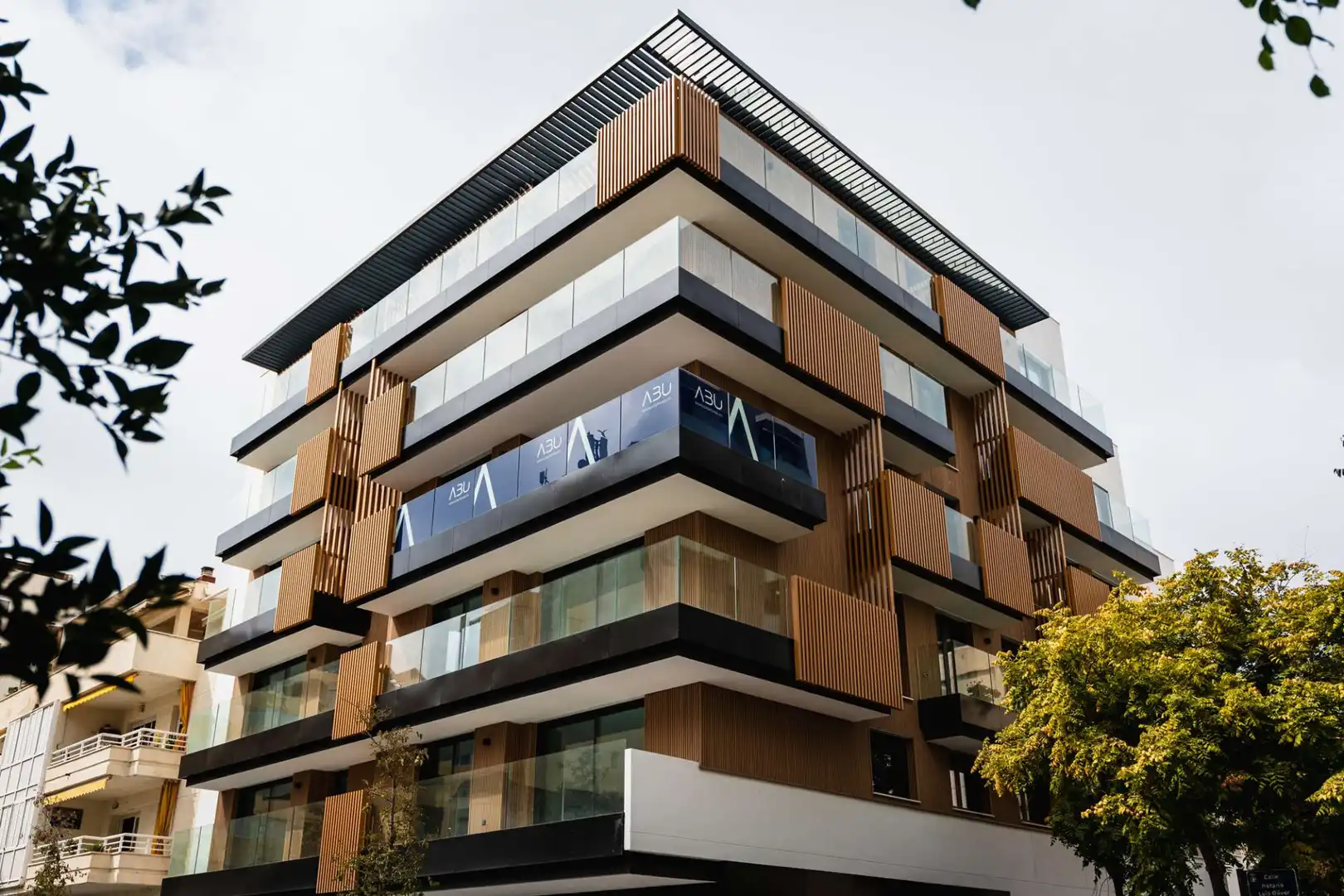 Vista exterior de Apartamento de alquiler en Marbella con Aire acondicionado, Terraza y Piscina