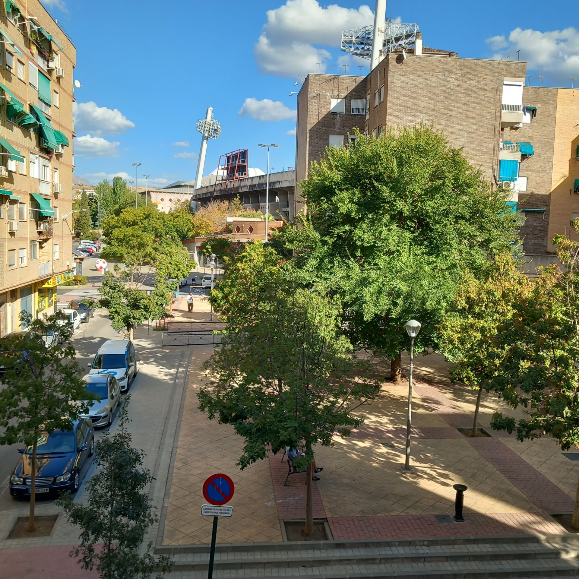 Vista exterior de Pis en venda en  Granada Capital amb Aire condicionat, Calefacció i Moblat