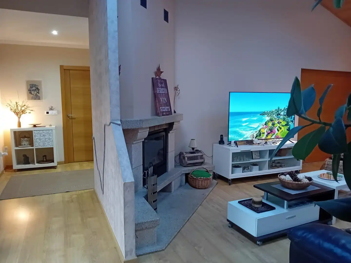 Sala de estar de Casa o chalet en venta en Carballo con Aire acondicionado, Calefacción y Jardín privado