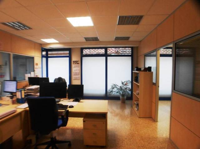 Local comercial en Alquiler en La Bordeta