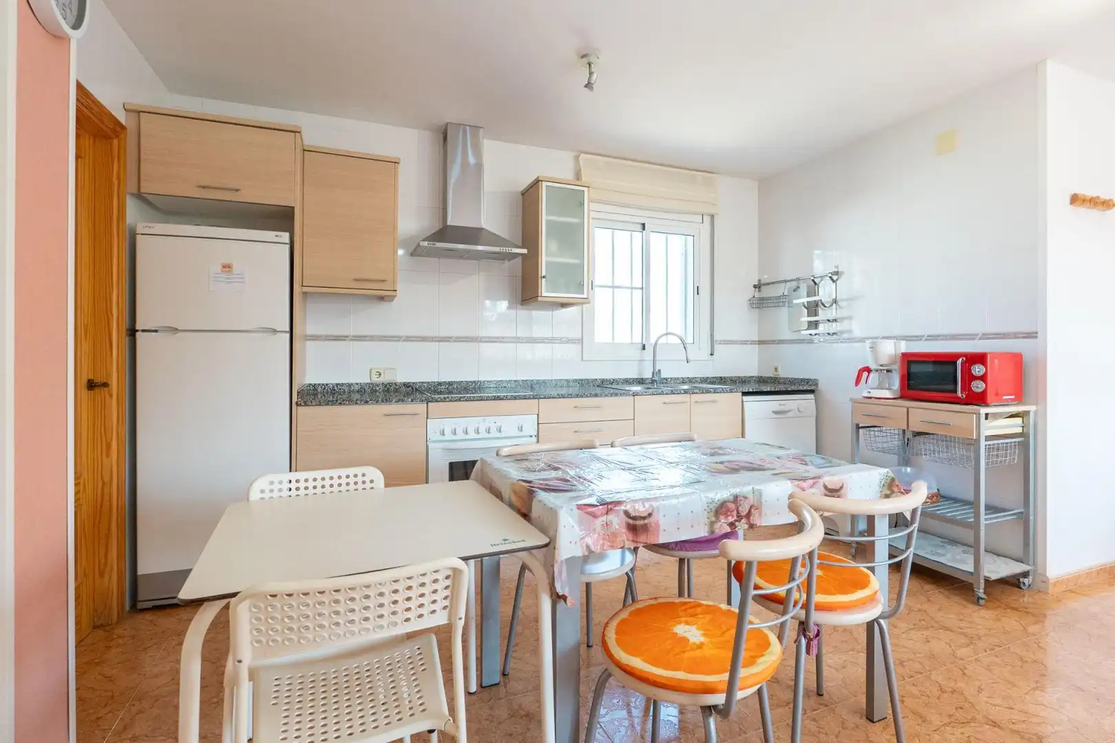 Cocina de Casa o chalet en venta en Deltebre con Piscina