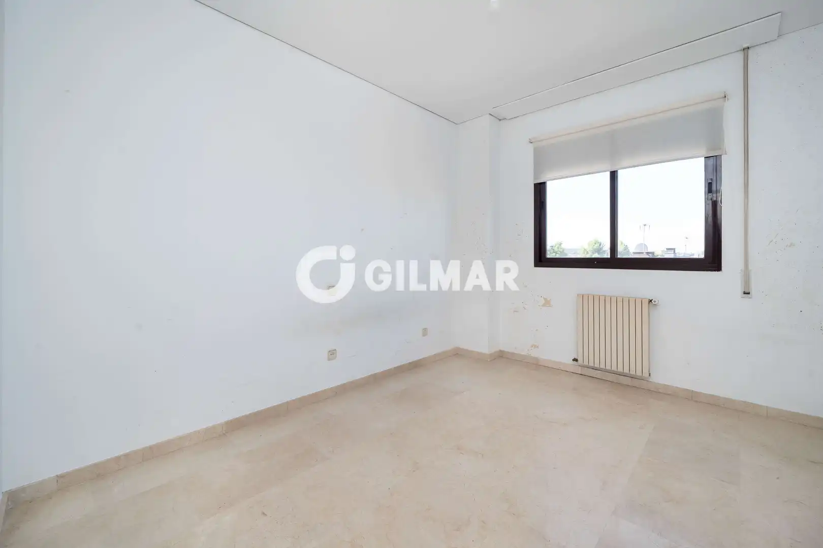 Bedroom of Flat for sale in Madrid  with Heating, Private garden and Storage room