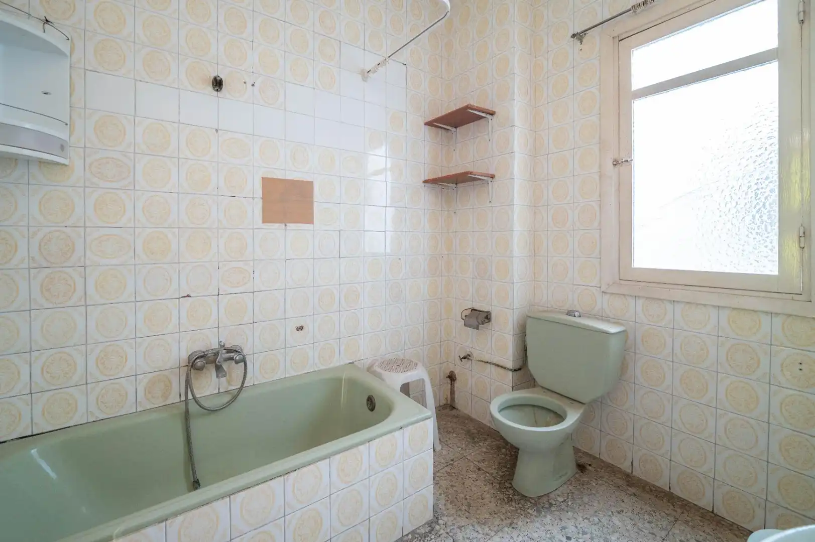 Baño de Piso en venta en Órgiva con Terraza