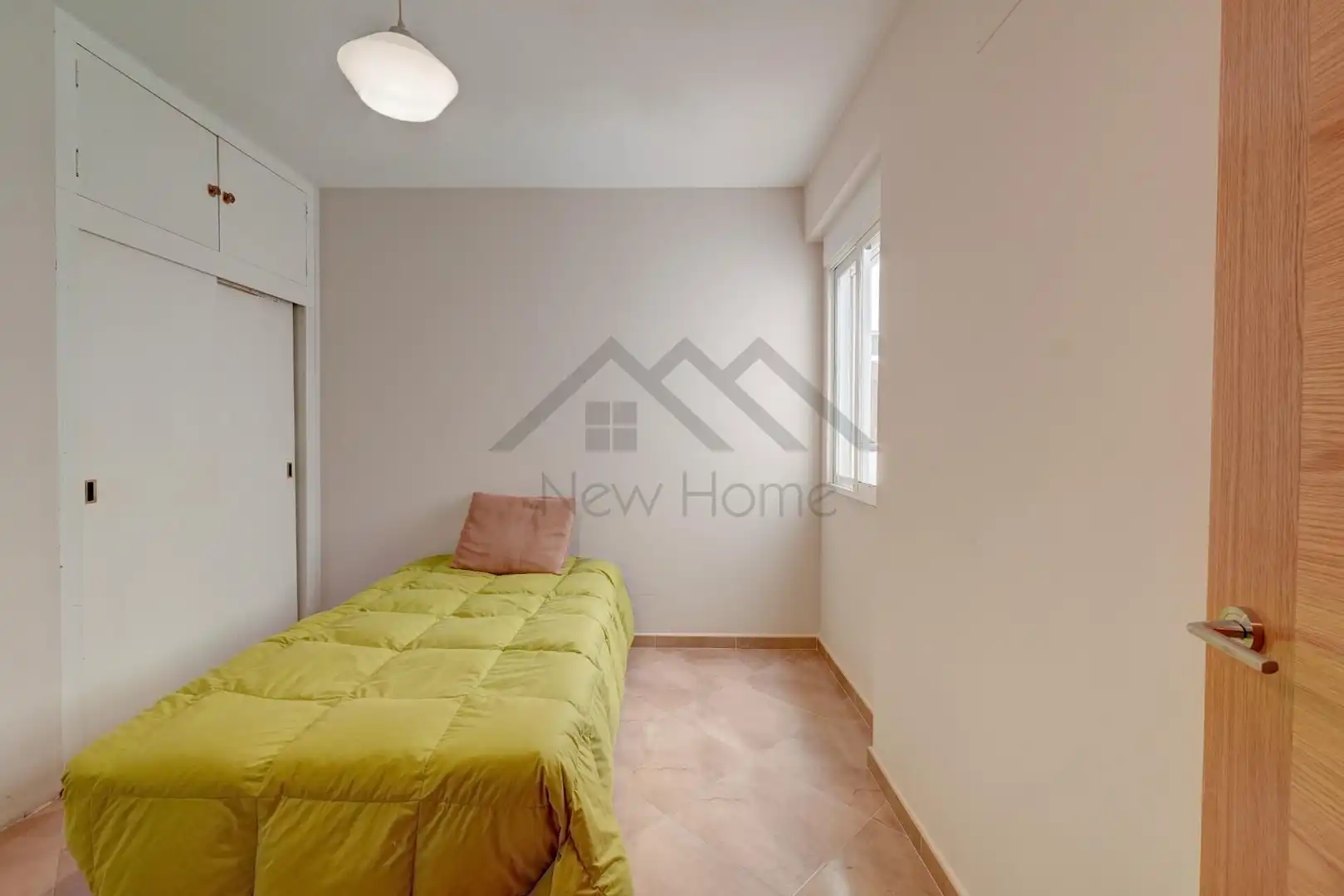 Bedroom of Flat for sale in La Pobla de Vallbona  with Air Conditioner, Heating and Balcony