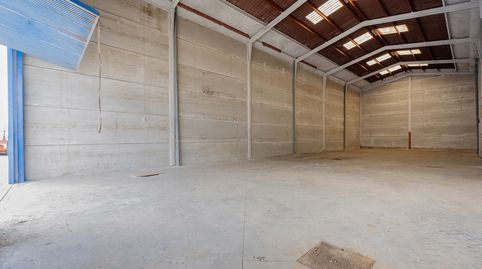 Foto 2 von Fabrikhallen zum Verkauf in C/ Aviadores, Guillena pueblo, Guillena