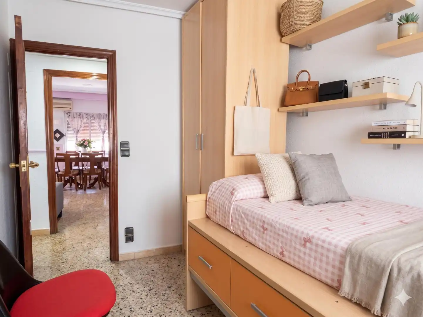 Habitación de Piso en venta en Zaragoza con Aire acondicionado, Calefacción y Amueblado