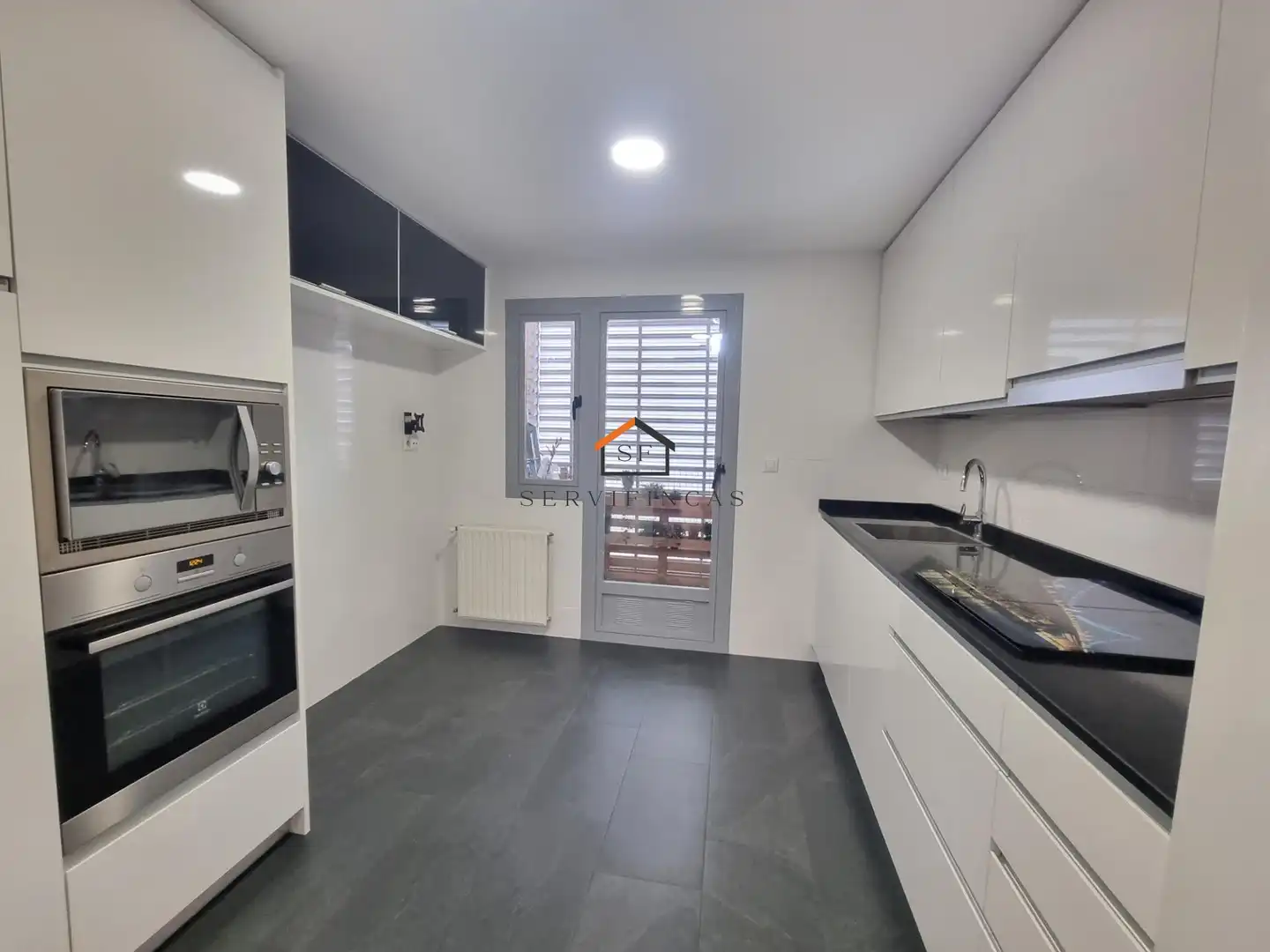 Kitchen of Flat for rent in Leganés  with Heating, Private garden and Parquet flooring