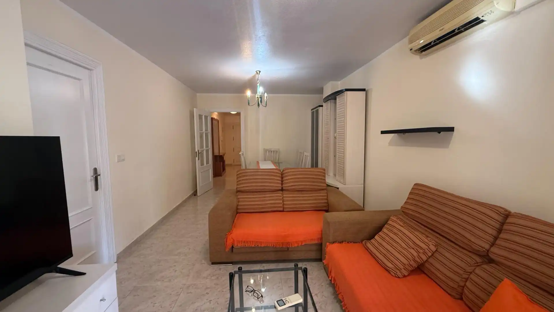 Sala de estar de Piso de alquiler en Águilas con Aire acondicionado, Trastero y Amueblado