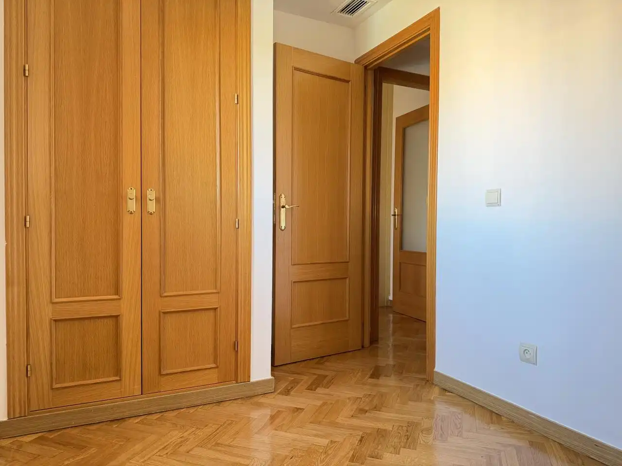 Flat for rent in Calle de los Timbales, Cuatro vientos