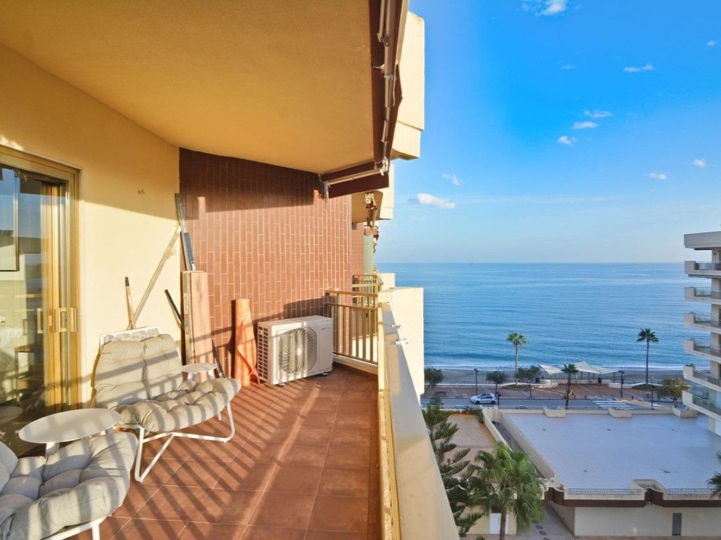 Habitación de Ático en venta en Fuengirola con Aire acondicionado, Terraza y Amueblado