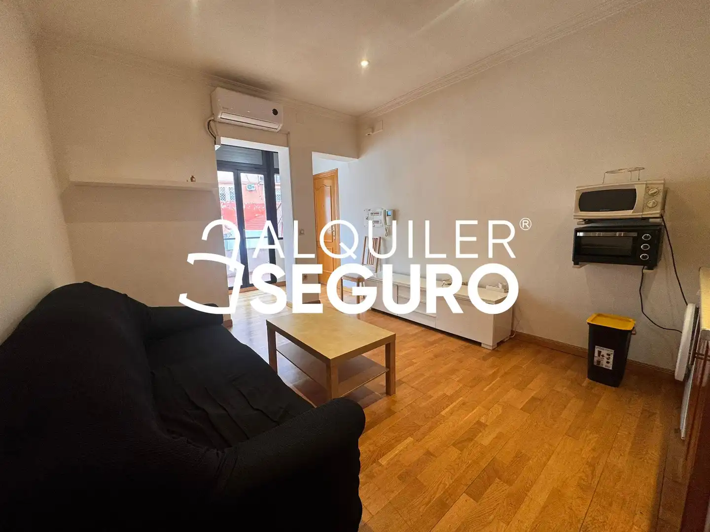 Vista exterior de Piso de alquiler en  Madrid Capital con Aire acondicionado, Calefacción y Terraza