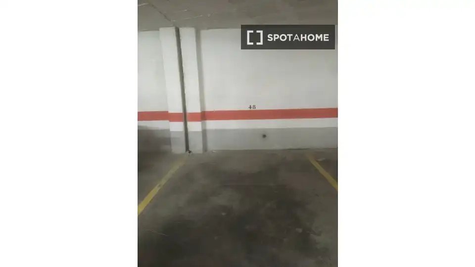 Aparcament de Apartament per a compartir en Almuñécar amb Aire condicionat, Calefacció i Terrassa