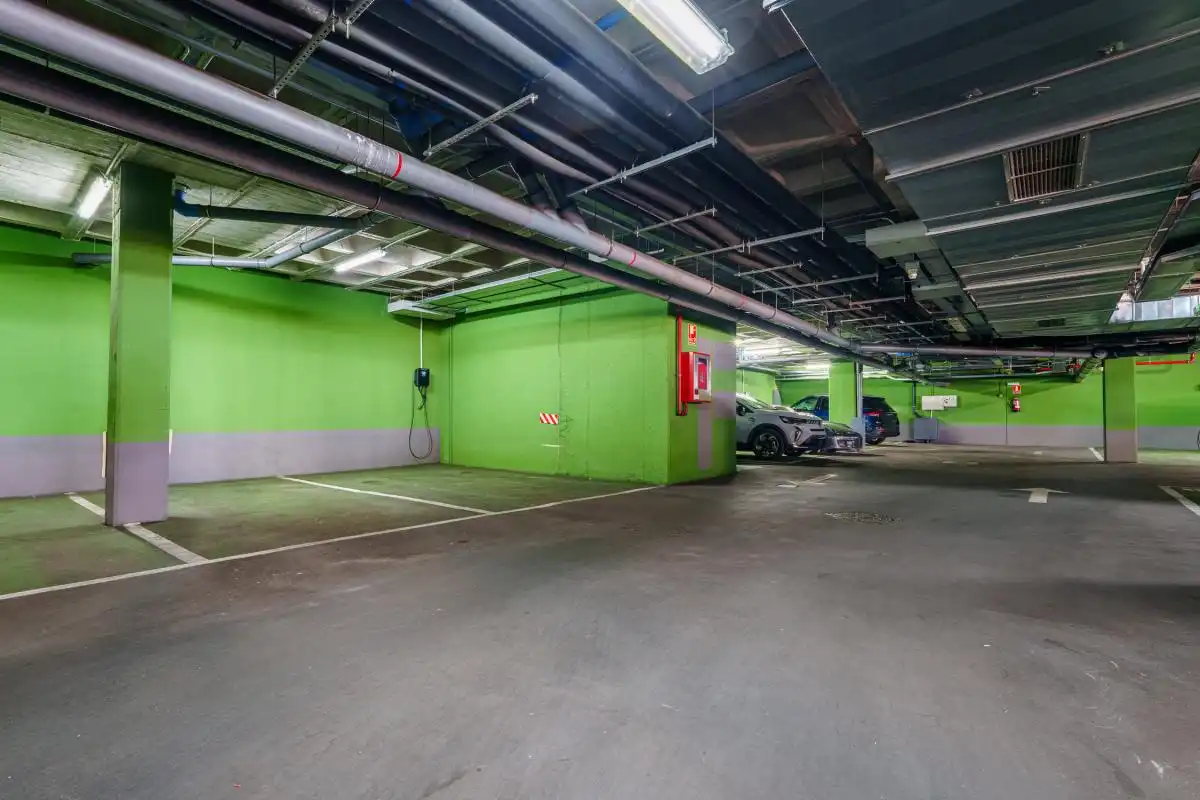 Parking de Piso en venta en Pozuelo de Alarcón con Aire acondicionado, Calefacción y Jardín privado