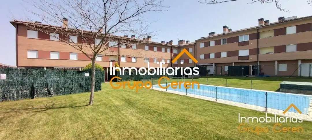 Vista exterior de Pis en venda en Grañón amb Calefacció, Jardí privat i Terrassa