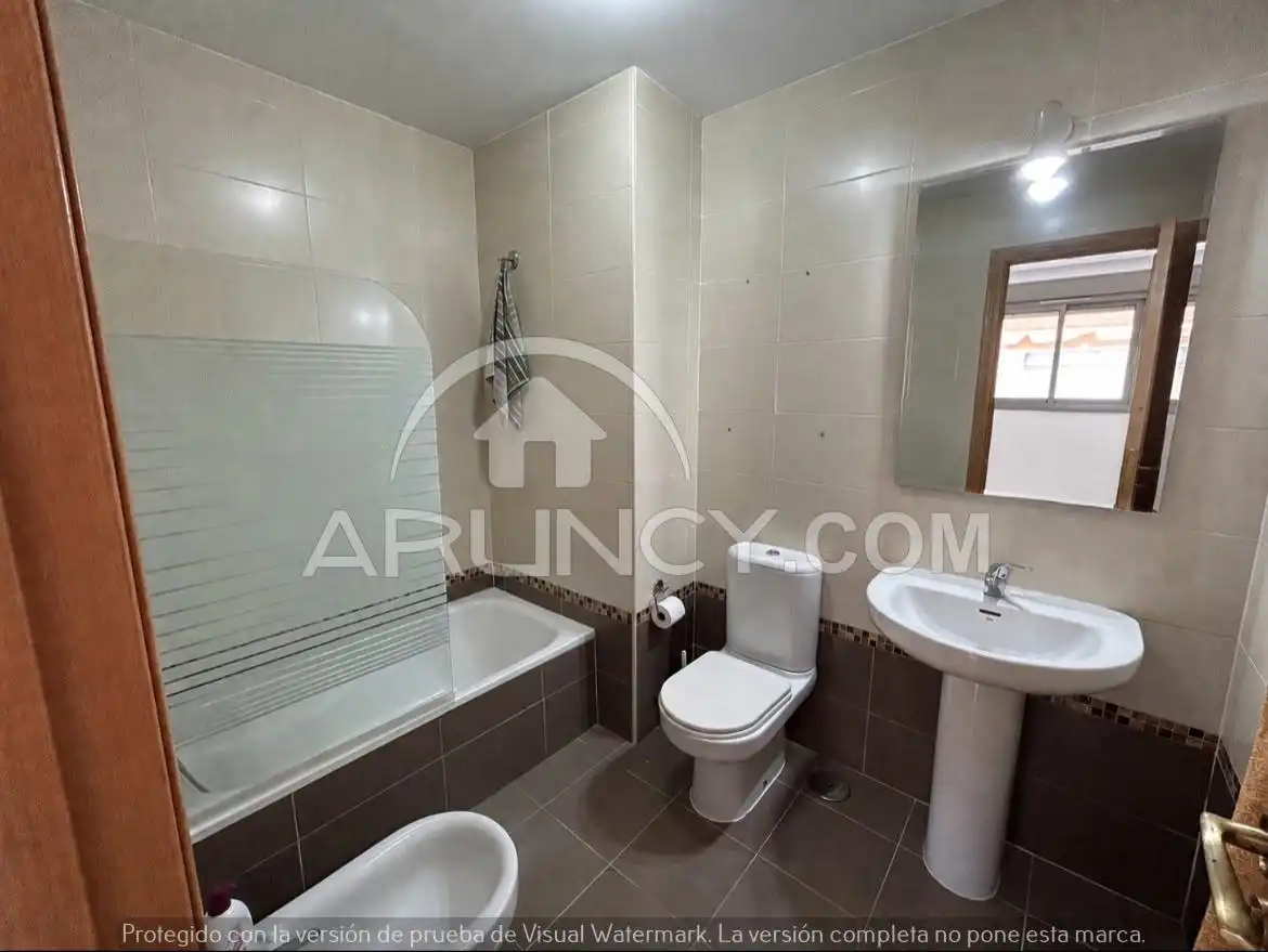 Badezimmer von Wohnung zur Miete in Alcalá de Guadaira mit Klimaanlage, Terrasse und Möbliert