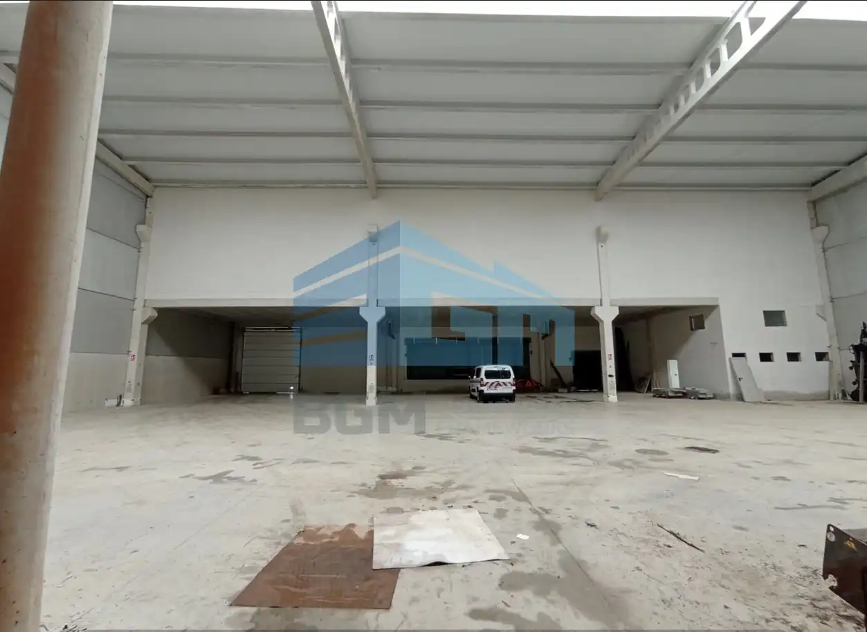 Industrial buildings for rent in Barro