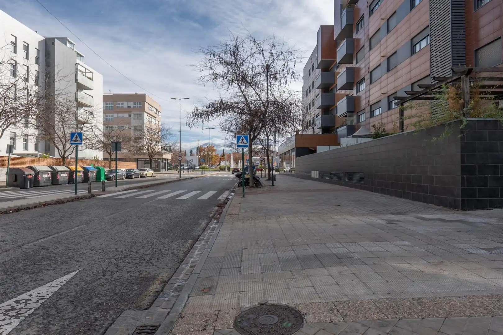 Außenansicht von Wohnung zum Verkauf in Granada mit Heizung, Privatgarten und Balkon