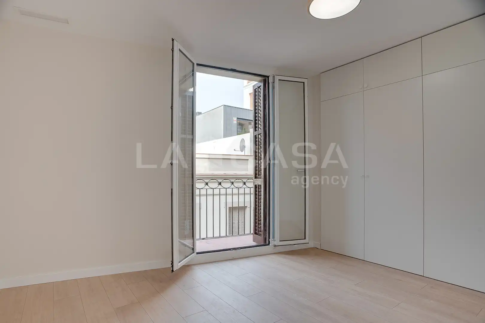 Bedroom of Flat for sale in Barcelona  with Balcony