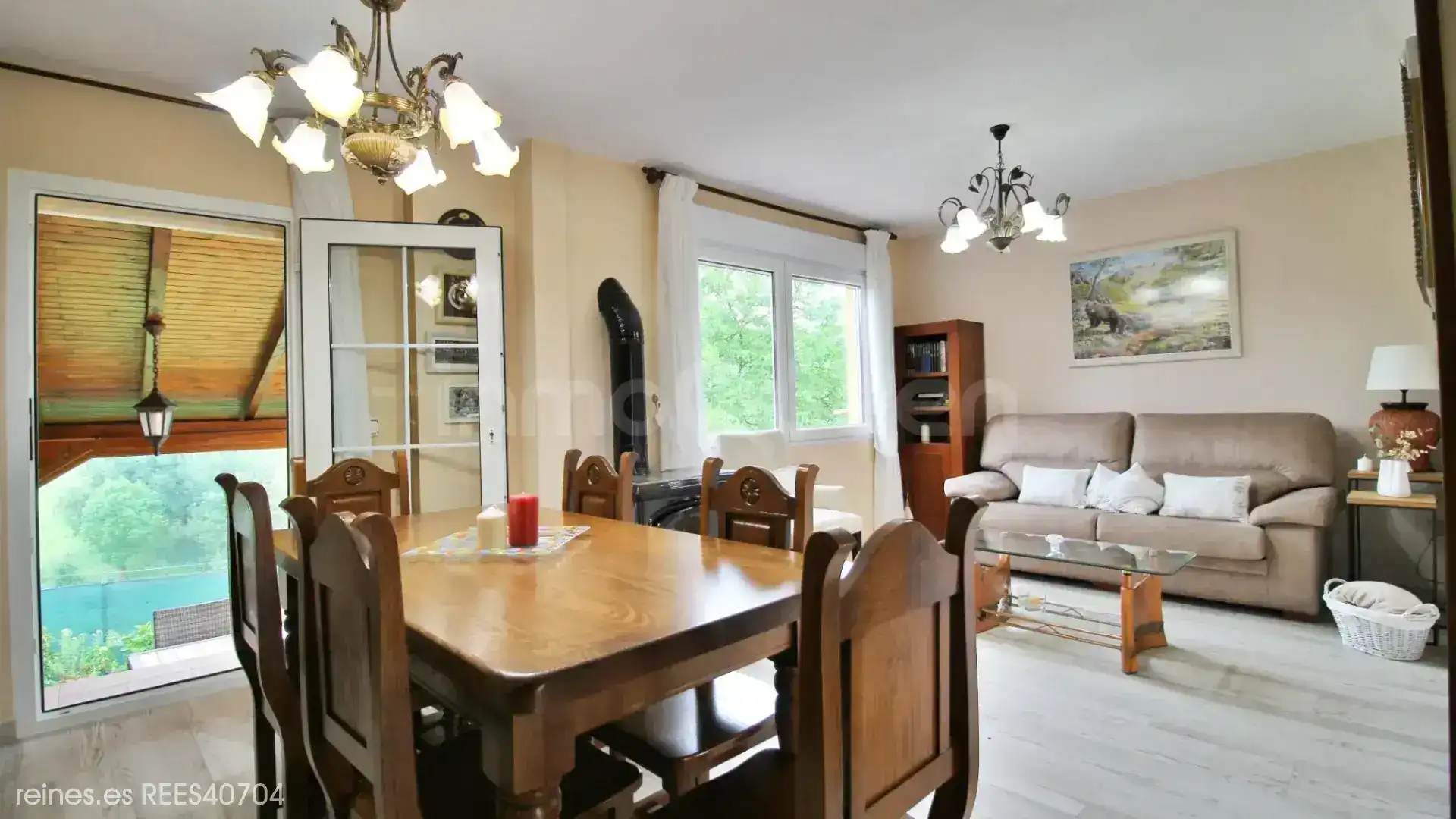 Sala de estar de Casa adosada en venta en Penagos con Jardín privado, Terraza y Amueblado