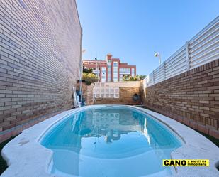 Piscina de Casa o xalet en venda en  Almería Capital amb Aire condicionat, Calefacció i Terrassa