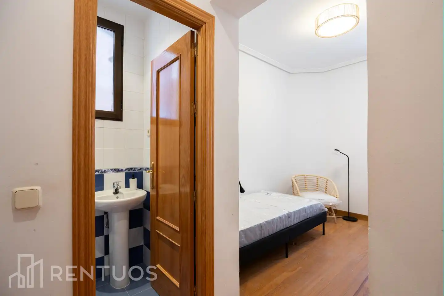 Schlafzimmer von Wohnung zur Miete in Madrid mit Heizung, Parkett und Möbliert