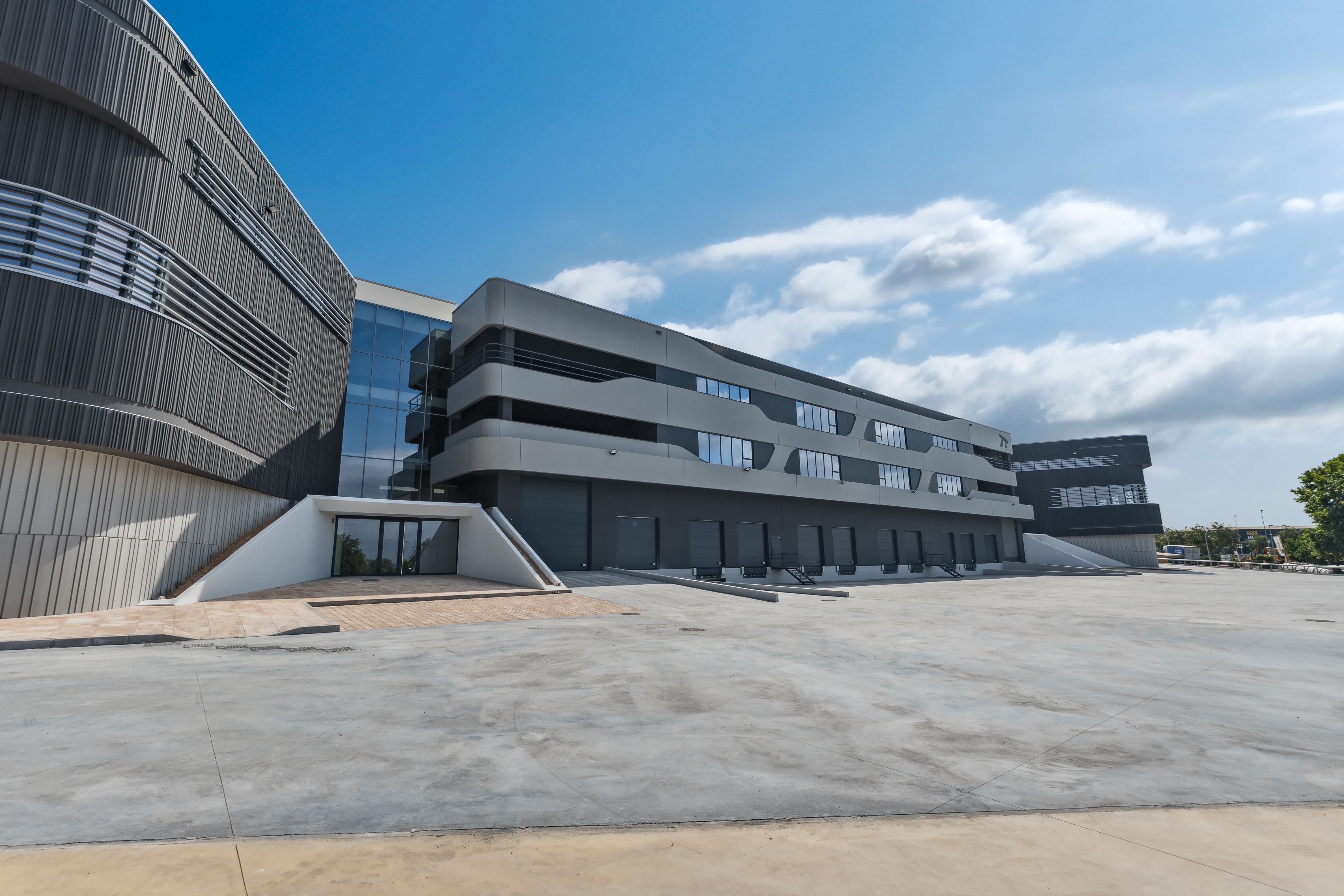 Exterior view of Industrial buildings to rent in Barberà del Vallès