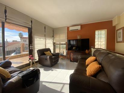 Sala d'estar de Casa o xalet en venda en Castellbisbal amb Aire condicionat, Terrassa i Balcó