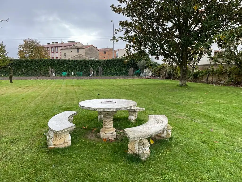 Jardí de Casa o xalet en venda en Castañares de Rioja amb Calefacció, Jardí privat i Parquet