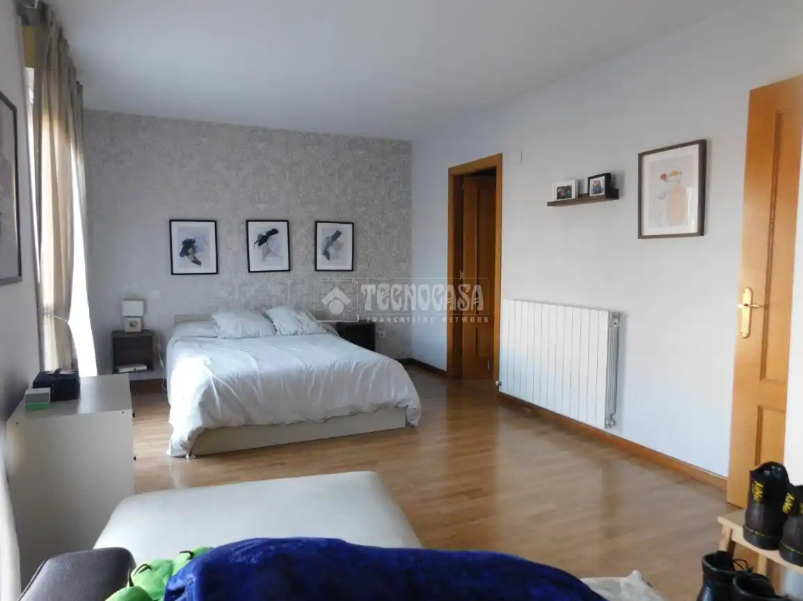 Schlafzimmer von Einfamilien-Reihenhaus zum Verkauf in Villanueva de Gállego