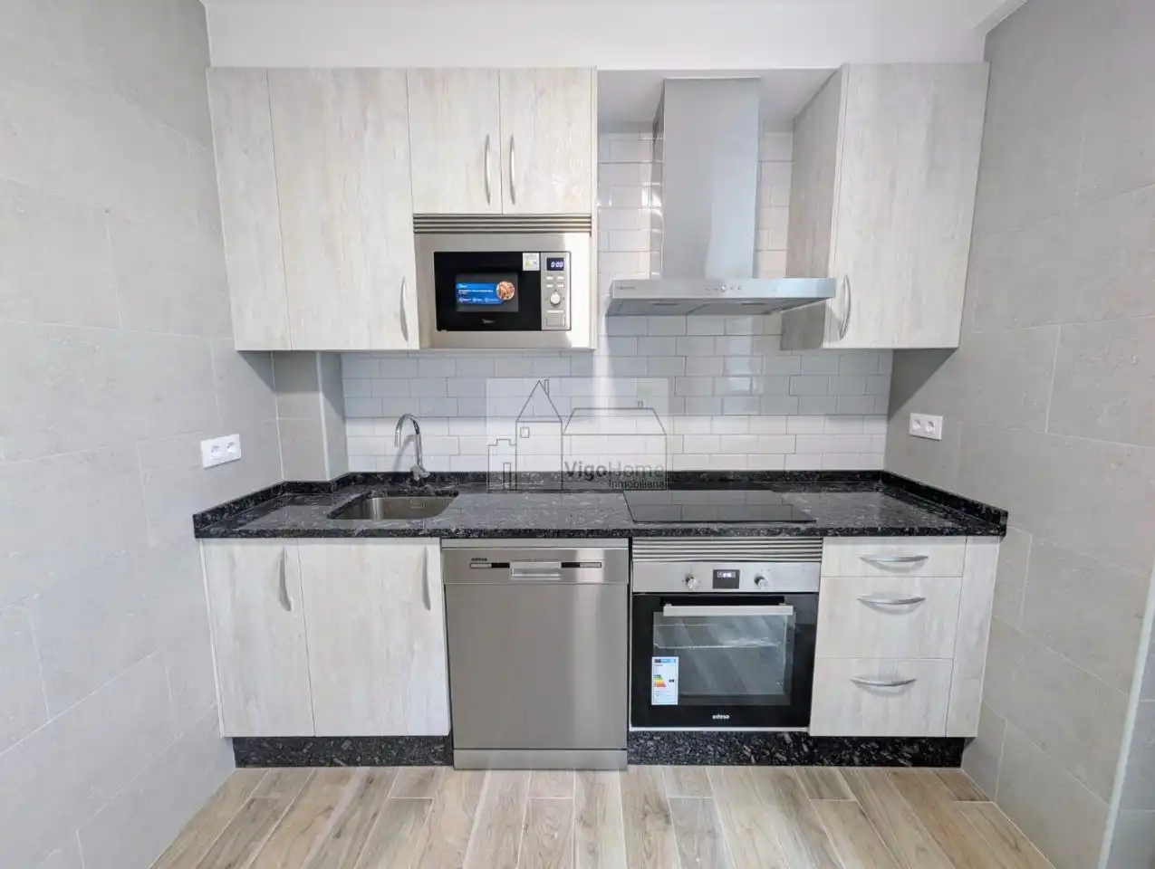 Cocina de Piso de alquiler en Vigo  con Calefacción, Terraza y Amueblado