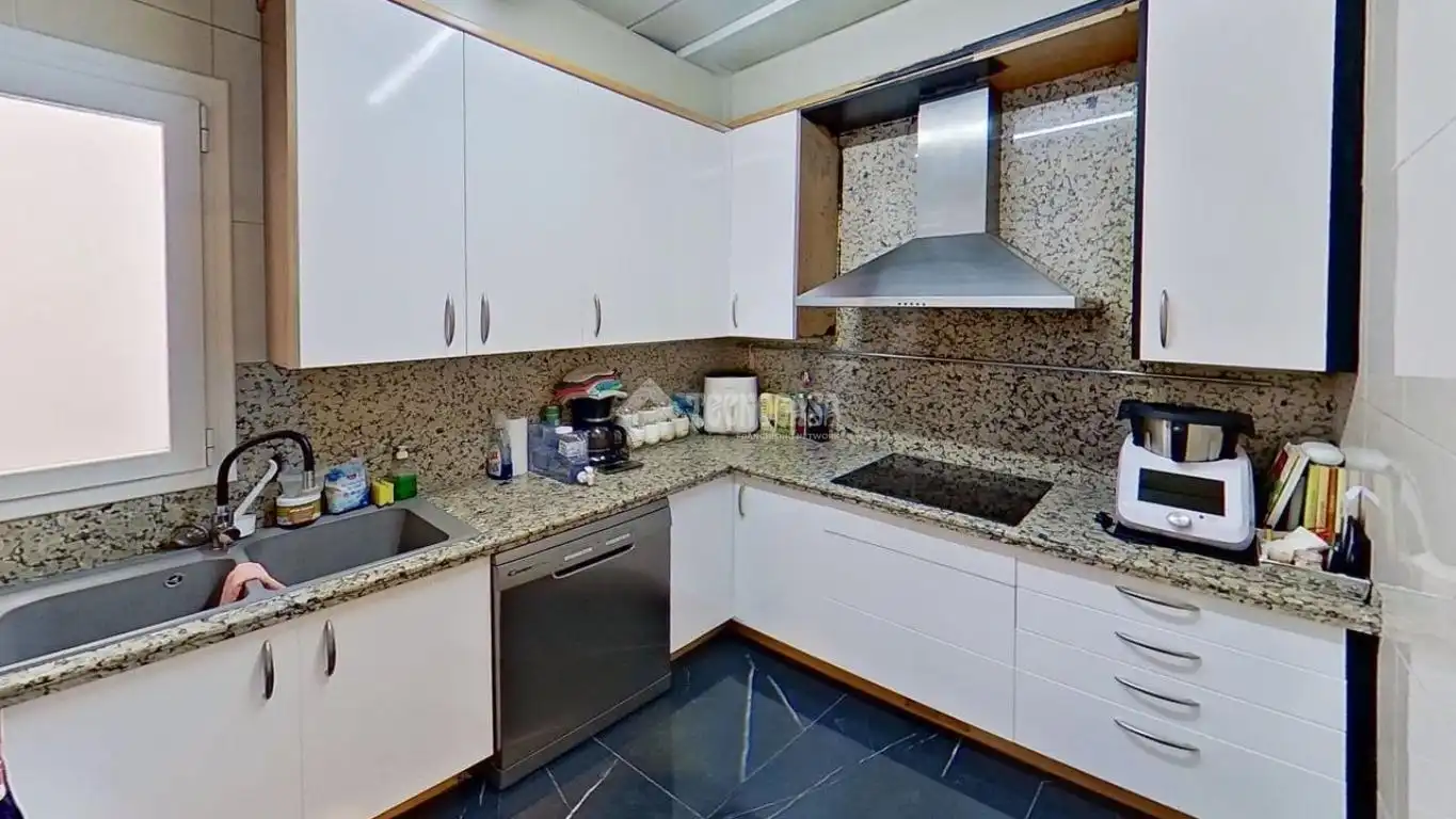 Cuina de Casa adosada en venda en Manresa amb Terrassa
